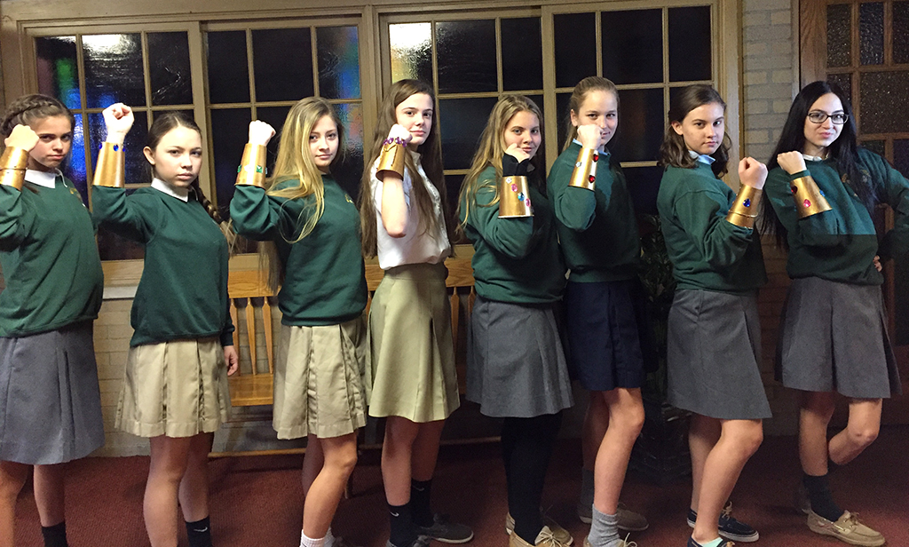 9th and 10th Grade Girls Embellish Egyptian Style